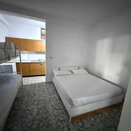 Studio-apartments, With Kitchen Vendégház